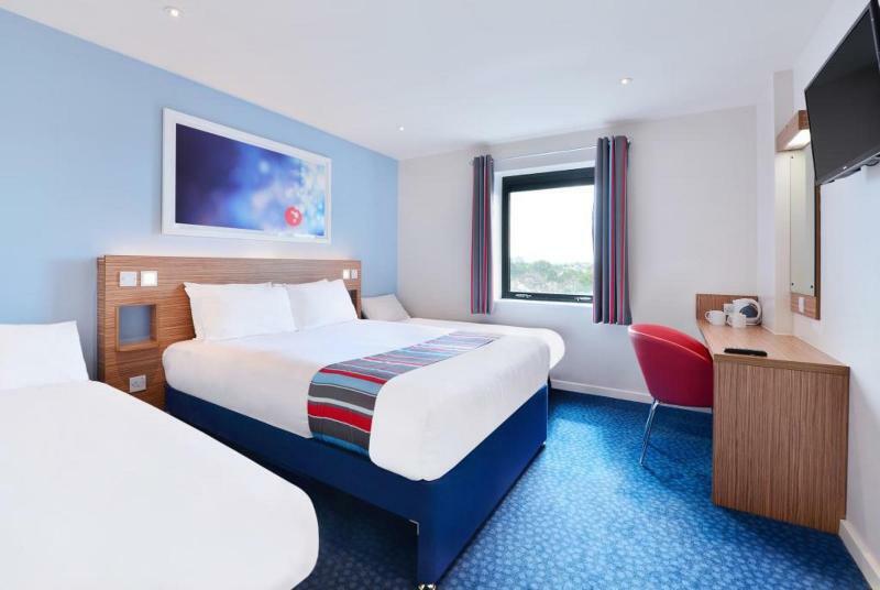 Travelodge Birmingham Central Broadway Plaza Exterior photo
