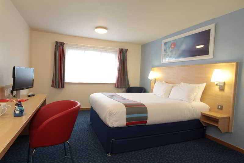 Travelodge Birmingham Central Broadway Plaza Exterior photo