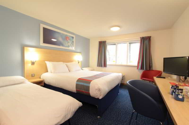 Travelodge Birmingham Central Broadway Plaza Exterior photo